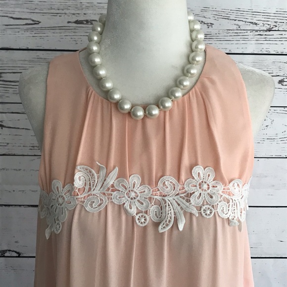 Loft lace top - Picture 2 of 8